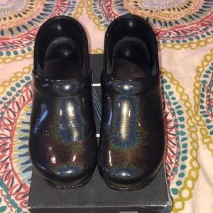 Dansko - Professional Grey Priam Patent. Size 40.